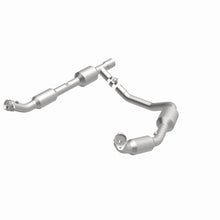 Carica l&#39;immagine nel visualizzatore di Gallery, MagnaFlow Conv Direct Fit 05-06 Ford E-350 Super Duty 5.4L