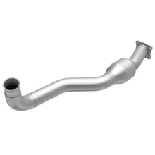 Carica l&#39;immagine nel visualizzatore di Gallery, MagnaFlow Conv. DF 01-05 GM Silv/Sierra 6.6L