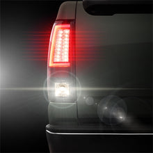 Laden Sie das Bild in den Galerie-Viewer, Spyder Chevy Silverado 1500/2500 03-06 Version 2 LED Tail Lights - Black ALT-YD-CS03V2-LED-BK