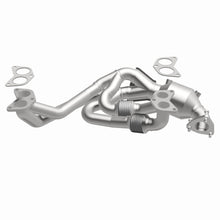 Carica l&#39;immagine nel visualizzatore di Gallery, MagnaFlow Conv Direct Fit OEM 16-17 Subaru Impreza/Forester Underbody