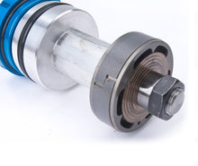Cargar imagen en el visor de la galería, King Shocks 96-02 Toyota 4Runner Front 2.5 Dia Internal Reservoir Coilover (Pair)