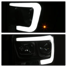 Laden Sie das Bild in den Galerie-Viewer, Spyder Dodge Ram 1500 06-08 V2 Projector Headlights - Light Bar DRL - Black (PRO-YD-DR06V2-LB-BK)