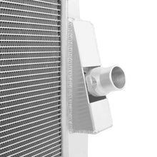 गैलरी व्यूवर में इमेज लोड करें, Mishimoto 08-10 Ford 6.4L Powerstroke Radiator - Version 2