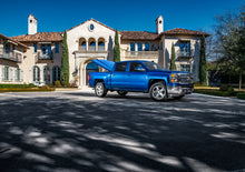 Charger l&#39;image dans la galerie, UnderCover 19-20 Chevy Silverado 1500 5.8ft Elite LX Bed Cover - Abalone White