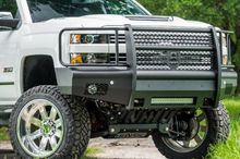 Laden Sie das Bild in den Galerie-Viewer, Road Armor 15-19 Chevy 2500 Vaquero Front Bumper Full Guard - Tex Blk