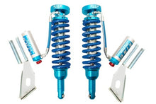 Cargar imagen en el visor de la galería, King Shocks 2016+ Toyota Hilux Front 2.5 Dia Remote Reservoir Coilover w/Adjuster (Pair)