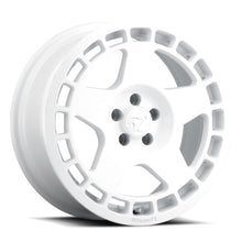 Carica l&#39;immagine nel visualizzatore di Gallery, fifteen52 Turbomac 17x7.5 5x112 40mm ET 66.56mm Center Bore Rally White Wheel