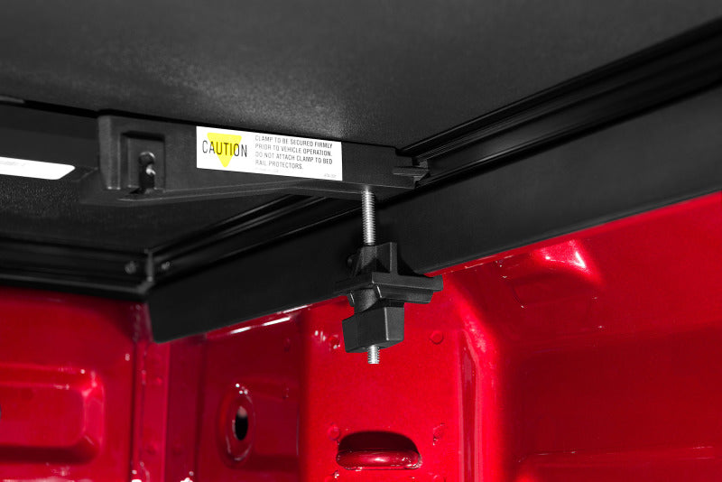 Lund 21-22 Ford F-150 (5.5ft. Bed) Hard Fold Tonneau Cover - Black