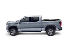 Cargar imagen en el visor de la galería, UnderCover 07-21 Toyota Tundra 5.5ft Triad Bed Cover