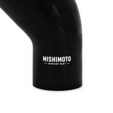 Laden Sie das Bild in den Galerie-Viewer, Mishimoto Silicone Reducer Coupler 45 Degree 2.5in to 2.75in - Black
