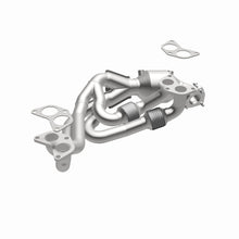 Carica l&#39;immagine nel visualizzatore di Gallery, MagnaFlow Conv Direct Fit OEM 16-17 Subaru Impreza/Forester Underbody