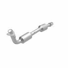 Laden Sie das Bild in den Galerie-Viewer, MagnaFlow Conv DF 07-09 Toyota Tundra/Sequoia V8 4.7L