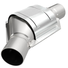 Laden Sie das Bild in den Galerie-Viewer, MagnaFlow Conv Universal 2.50 Angled Inlet OEM