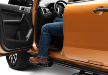 Carica l&#39;immagine nel visualizzatore di Gallery, N-Fab RKR Step System 2019 Ford Ranger Crew Cab All Beds - Cab Length - Tex. Black