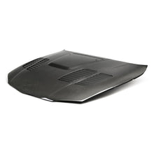 Carica l&#39;immagine nel visualizzatore di Gallery, Seibon 08-11 BMW 1 Series (E81/E82) 2DR/HB GTR-Style Carbon Fiber Hood