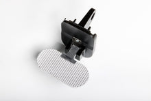 Laden Sie das Bild in den Galerie-Viewer, Lund Universal 2in Receiver Mount Hitch Step - Black