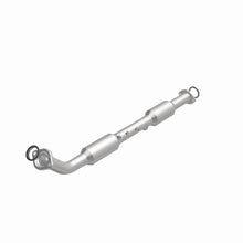 Laden Sie das Bild in den Galerie-Viewer, MagnaFlow Conv DF 05-08 Tacoma 2.7 Rear