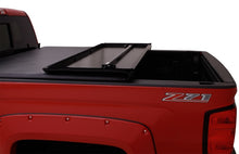 Laden Sie das Bild in den Galerie-Viewer, Lund 05-15 Toyota Tacoma Fleetside (6ft. Bed) Hard Fold Tonneau Cover - Black