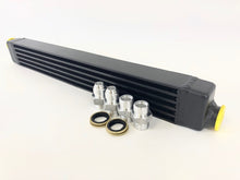Carica l&#39;immagine nel visualizzatore di Gallery, CSF 82-94 BMW 3 Series (E30) High Performance Oil Cooler w/-10AN Male &amp; OEM Fittings