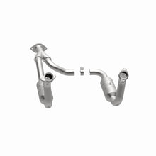Laden Sie das Bild in den Galerie-Viewer, Magnaflow Conv DF 08-10 Ford F-250/F-250 SD/F-350/F-350 SD 5.4L/6.8L / F-450 SD 6.8L Y-Pipe Assembly