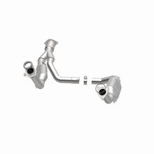 Laden Sie das Bild in den Galerie-Viewer, MagnaFlow Conv DF 06-09 TB/Envoy 5.3/6.0 OEM