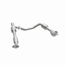 Carica l&#39;immagine nel visualizzatore di Gallery, MagnaFlow Conv Direct Fit 05-06 Ford E-350 Super Duty 5.4L