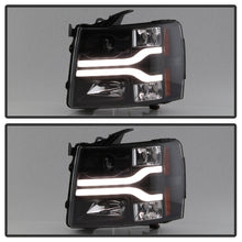 Carica l&#39;immagine nel visualizzatore di Gallery, Spyder Chevy Silverado 1500 07-13 Version 3 Projector Headlights - Black PRO-YD-CS07V3-LBDRL-BK