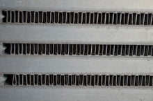 गैलरी व्यूवर में इमेज लोड करें, CSF Magnum 1000+hp Bar &amp; Plate Intercooler Core - 18in L x 12in H x 6in W