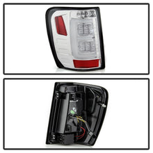 Laden Sie das Bild in den Galerie-Viewer, Spyder Jeep Grand Cherokee 99-04 Light Bar LED Tail Lights Version 3 - Chrome