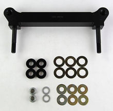 गैलरी व्यूवर में इमेज लोड करें, Wilwood Caliper Mounting Kit w/Bracket TC Caliper GM 2500 Front