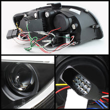 Carica l&#39;immagine nel visualizzatore di Gallery, Spyder Audi A4 06-08 Projector Headlights Halogen Only - Light Tube DRL Blk PRO-YD-AA405-LTDRL-G2-BK