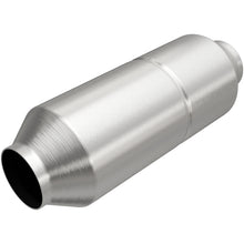 Laden Sie das Bild in den Galerie-Viewer, MagnaFlow Conv Universal 2.25 inch C/C spun body
