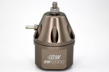 Carica l&#39;immagine nel visualizzatore di Gallery, DeatschWerks DWR2000 Adjustable Fuel Pressure Regulator - Titanium