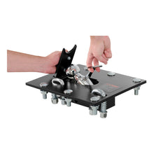 Cargar imagen en el visor de la galería, Curt 90-93 Ford F-250 Over-Bed Folding Ball Gooseneck Hitch