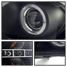 Laden Sie das Bild in den Galerie-Viewer, Spyder Chevy Silverado 1500/2500 07-13 Projector Headlights LED Halo LED Blk Smke PRO-YD-CS07-HL-BSM