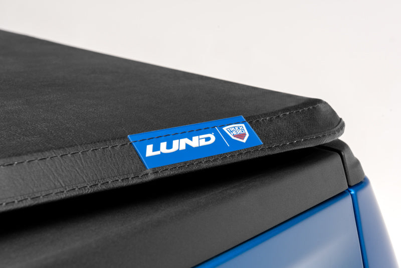 Lund 2024 Nissan Frontier 5ft. Bed - Genesis Tri-Fold Tonneau Cover - Black
