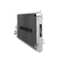 Laden Sie das Bild in den Galerie-Viewer, Mishimoto 05+ Ford Mustang Manual Aluminum Radiator