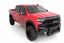 Carica l&#39;immagine nel visualizzatore di Gallery, Lund 2019 Chevy Silverado 1500 SX-Sport Textured Elite Series Fender Flares - Black (2 Pc.)