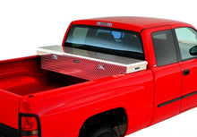 Laden Sie das Bild in den Galerie-Viewer, Lund 82-05 Chevy S10 Contender Tool Box - Brite
