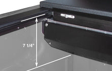 Laden Sie das Bild in den Galerie-Viewer, Roll-N-Lock 07-18 Toyota Tundra Regular Cab/Double Cab SB 77in M-Series Retractable Tonneau Cover