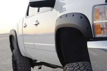 Carica l'immagine nel visualizzatore di Gallery, EGR 14+ Chev Silverado 6-8ft Bed Bolt-On Look Fender Flares - Set - Matte (791575)