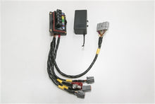 Carica l&#39;immagine nel visualizzatore di Gallery, Rywire Race Style Chassis Adapter Relay/Fuse Box