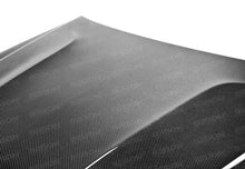 Charger l&#39;image dans la galerie, Seibon 12-14 Mercedes Benz C63 OEM Carbon Fiber Hood