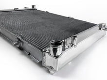 गैलरी व्यूवर में इमेज लोड करें, CSF 90-93 Mercedes-Benz 500SL / 94-02 Mercedes-Benz SL500 Radiator - 2to4wheels