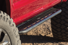 Carica l'immagine nel visualizzatore di Gallery, Go Rhino 09-19 Ram 1500 Dominator Extreme D6 SideSteps Complete Kit w/SideStep + Brkts