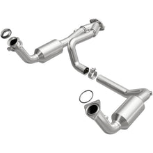 Cargar imagen en el visor de la galería, MagnaFlow Conv Direct Fit OEM 2005 GMC Sierra/Chevrolet Silverado 1500/Cadillac Escalade Underbody