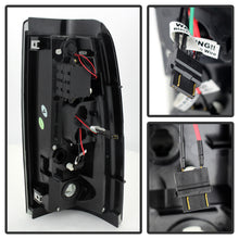 Laden Sie das Bild in den Galerie-Viewer, Spyder Chevy Silverado 1500 03-06 (Not Fit Stepside)LED Tail Lights Blk Smke ALT-YD-CS03-LED-BSM