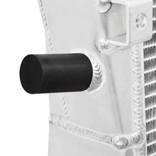 गैलरी व्यूवर में इमेज लोड करें, Mishimoto 08-10 Ford 6.4L Powerstroke Radiator - Version 2