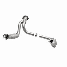 Laden Sie das Bild in den Galerie-Viewer, MagnaFlow Conv DF 07-08 Escalade 6.2 Driver Side OEM