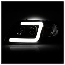 Laden Sie das Bild in den Galerie-Viewer, Spyder 97-03 Ford F-150 (After 6/1997) Light Bar Projector Headlights - Blk (PRO-YD-FF15097V2-LB-BK)